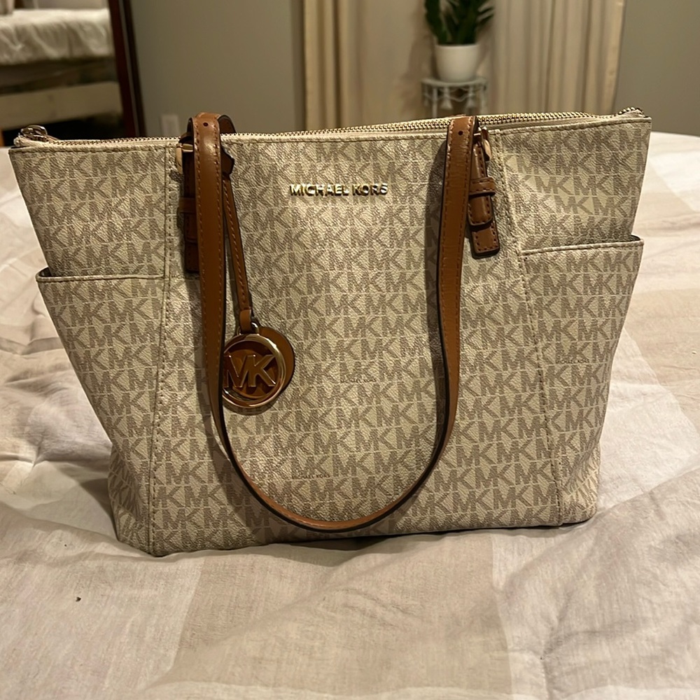 Micheal kors shoulder bag